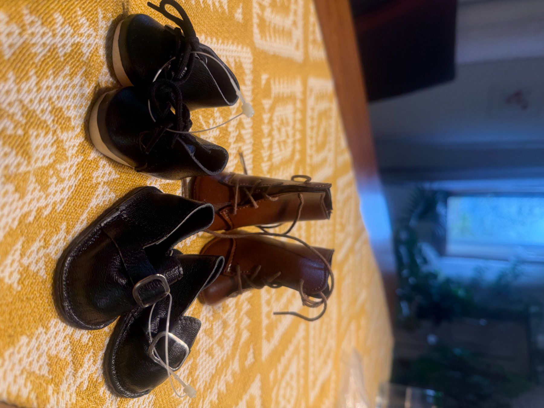 Bambole: Diverse Puppen Schuhe, Trachtenpuppe – Nuovo (secondo la descrizione) da HEIMISWIL venduto da chicago22 3