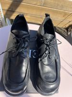 Cooler Schnürer Halbschuh, schwarz – markante Naht, Gr. 40