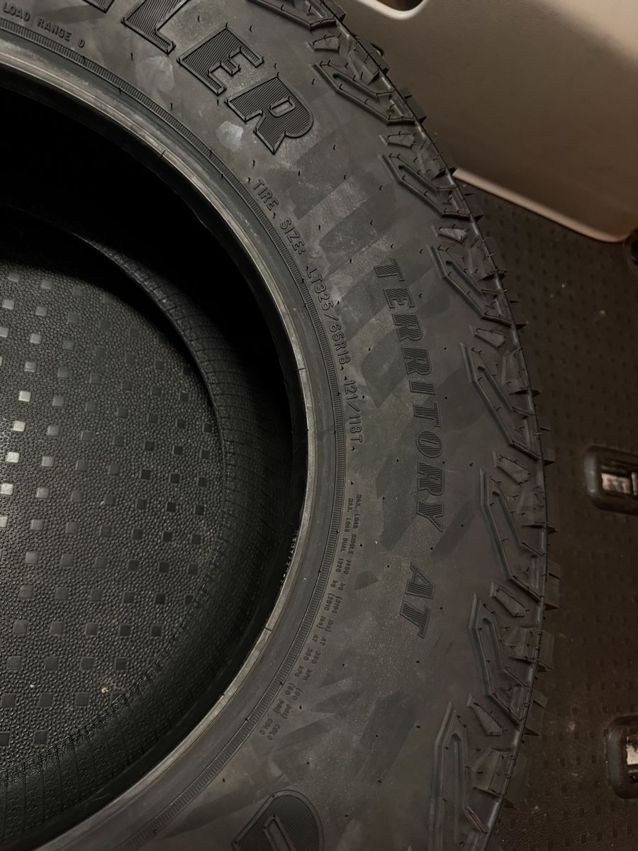 Pneus & Roues: Dodge RAM Reifen NEU – D'occasion à Oberbuchsiten par DoppioEspresso 2