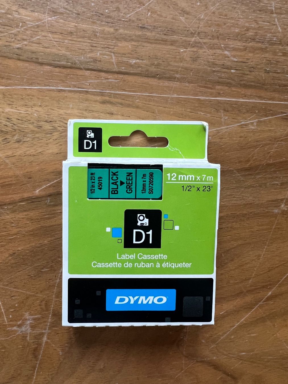 Dymo Aufkleber: Dymo Klebeetiketten 12mm, Black > Green – Neu und originalverpackt aus Grindelwald von wand_24