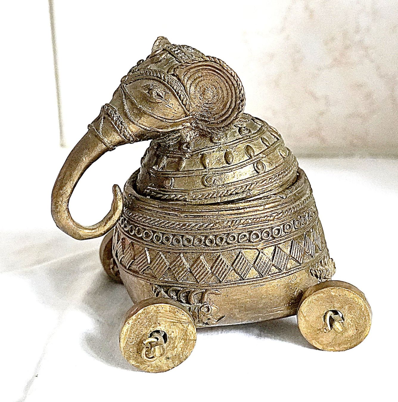 Statuette: Indischer Messing Elefant aus Gujart – Usato da Baar venduto da 2cvbaar