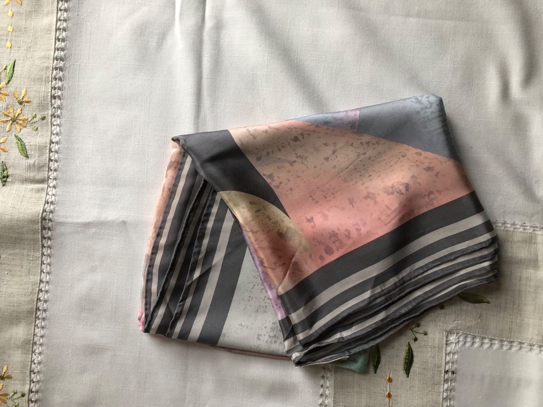 Foulard & Sciarpe: Loredano Seiden Foulard – Usato da Bremgarten AG venduto da Ora2017 3