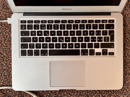 MacBook Air, 13 Zoll, 2015, 128GB, 1.6 GHz Dual-Core i5, 4GB