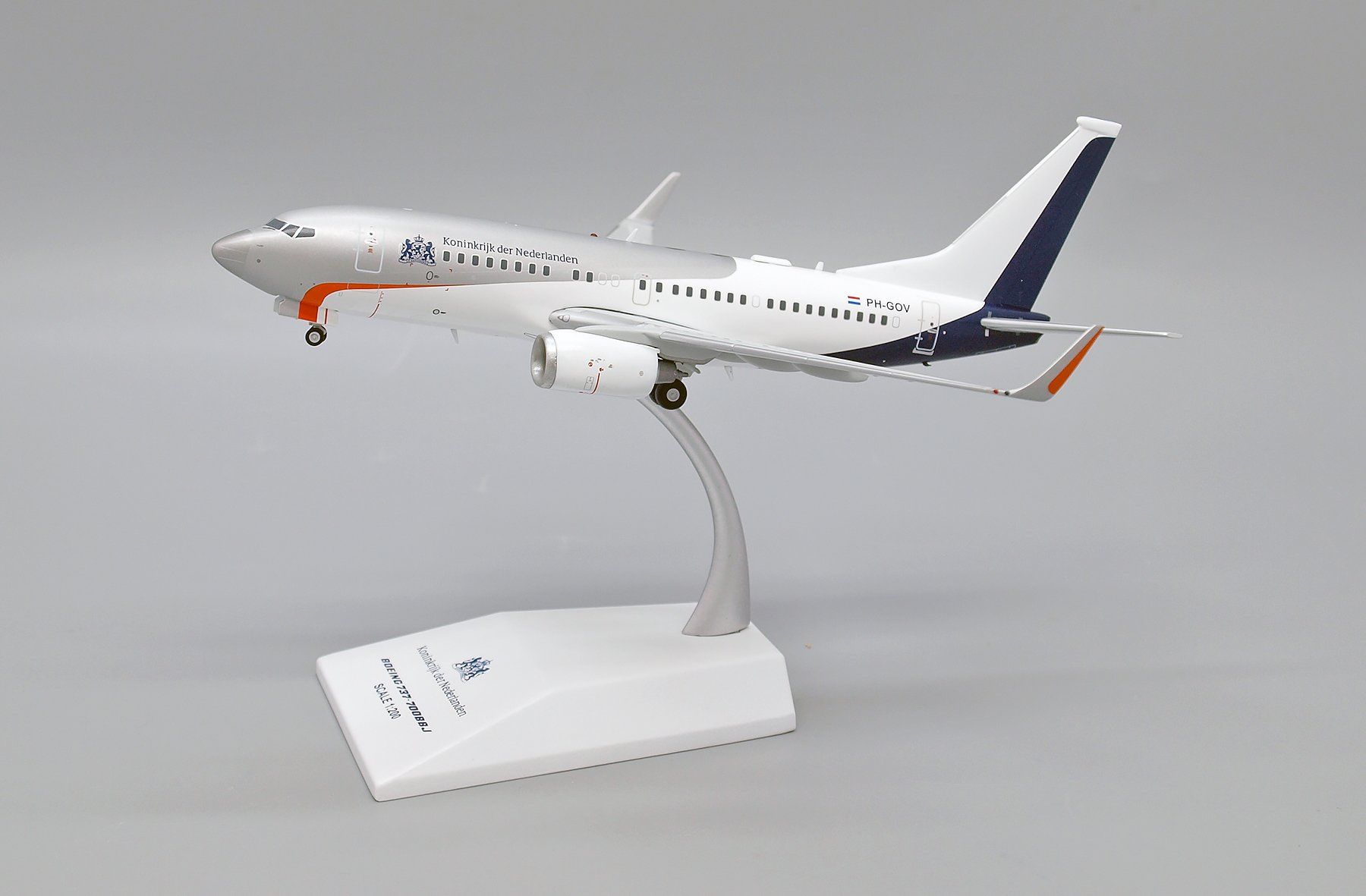 Boeing Kit di modellismo & Modellini statici: B737-700 NETHERLANDS GOVERNMENT – Nuovo e nell'imballaggio originale da Morges venduto da iljamuromez 4