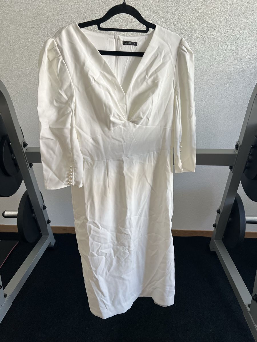 Vestiti: Midi-Kleid – Nuovo e nell'imballaggio originale da Menznau venduto da Nataliia.da1193