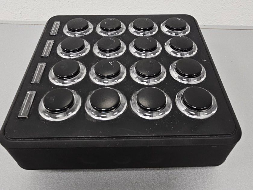 Sistema di controllo: Midi Fighter 3D - TOP Zustand – Nuovo (secondo la descrizione) da Obergerlafingen venduto da C.G. 1