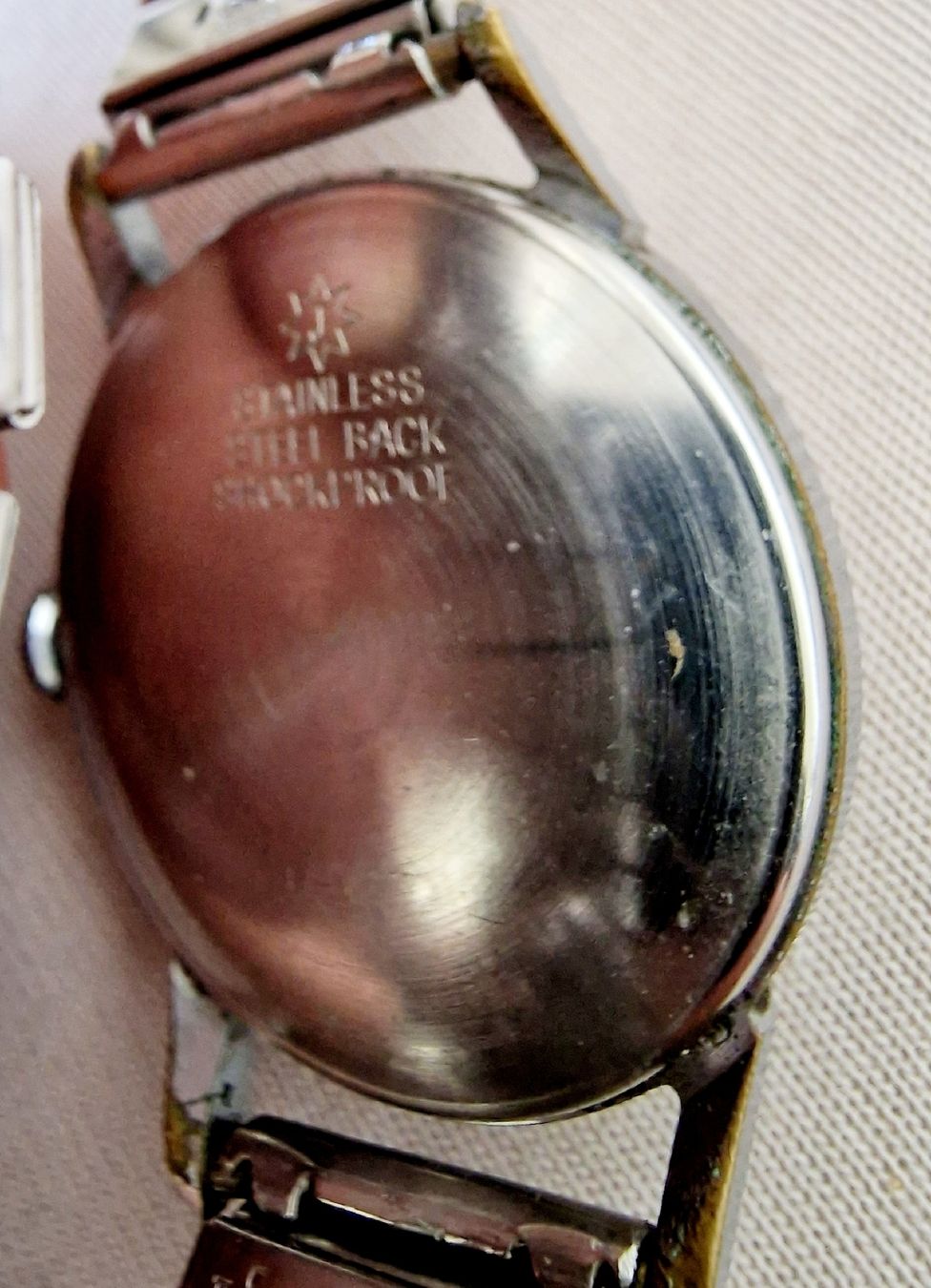 Junghans Orologi: uhr junghans vintage tadellos – Usato da wetzikon venduto da Bestedienste 5