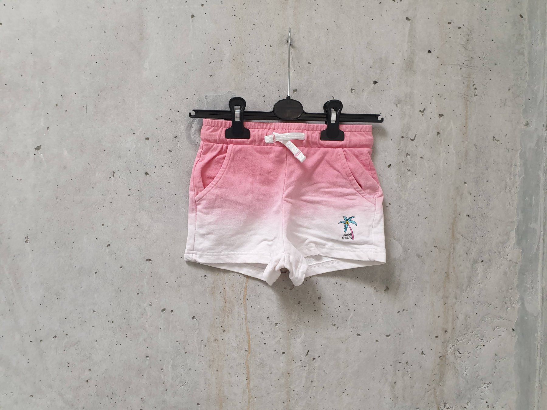 Pantaloni: Short en molleton Alive, fille, taille 110/116 – Usato da Fribourg venduto da fripons