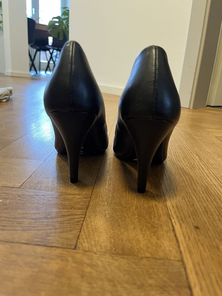Scarpe da donna: Pumps Damen schwarz 37 – Usato da Basel venduto da blumenkimd 2