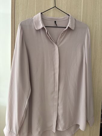 Elegante Damenbluse, Grösse S, Perfekt fürs Büro Soyaconcept