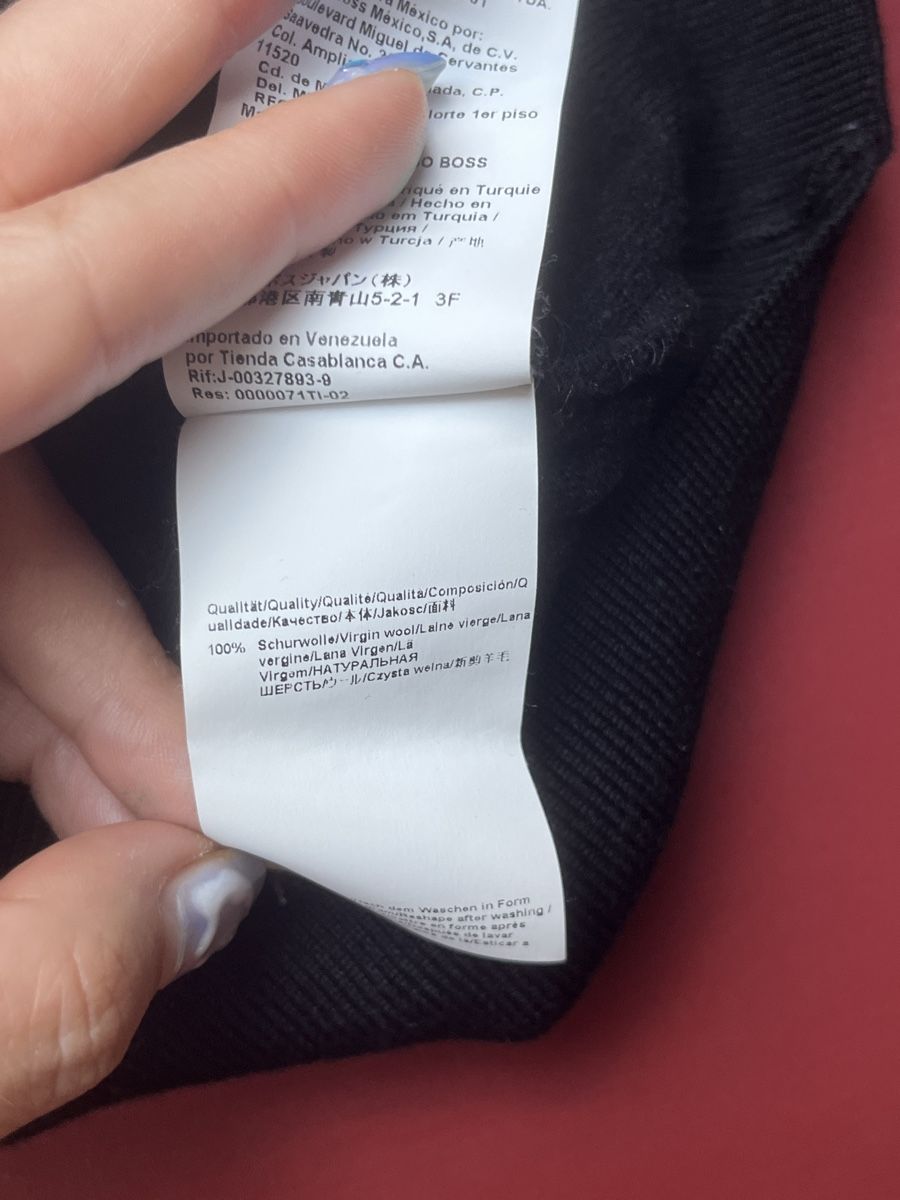 Hugo Boss Maglioni & Felpe: Pullover aus Merinowolle, Grösse S, schwarz – Usato da Zürich venduto da Kellele 2