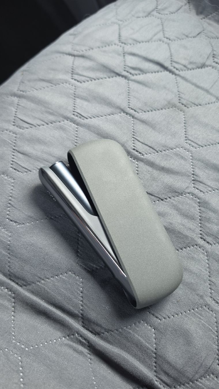 Iqos Altri Prodotti per fumatori: IQOS ILUMA – Usato da Spreitenbach venduto da dej_cqg7 1
