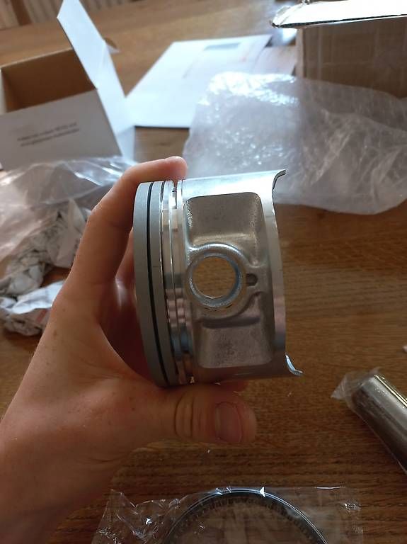 Suzuki Tutti i ricambio per moto: Piston suzuki DR600 S/R taille 94.00mm – Usato da Vuadens venduto da castellae05 1