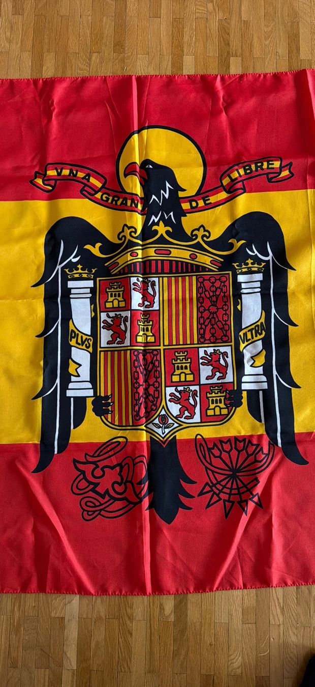 Bandiere: Spanische Fahne mit Adler - Wappen – Usato da Zürich venduto da SwissBiker24 1