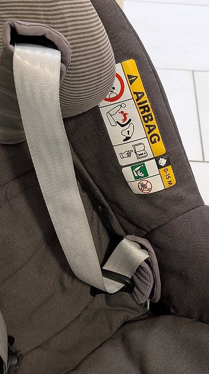 Auto-Kindersitze: Maxi Cosi 2 Way Pearl Sitz inkl. Basisstation – Gebraucht aus Gebenstorf von chillhous 2