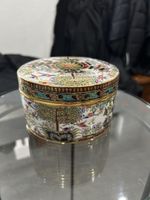 Handbemalte Porzellandose mit Deckel – asiatischer Stil –