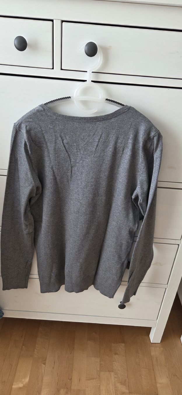 Maglioni & Felpe: edc by Esprit Pullover, Grau – Usato da Seuzach venduto da NadiaYuki 3