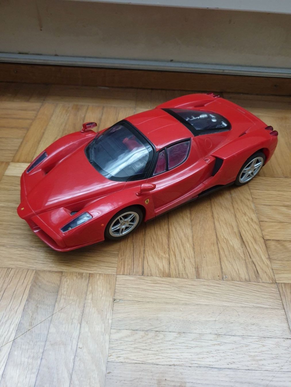 Modellismo RC: Silverlit Ferrari Enzo 1:16 Bluetooth – Nuovo (secondo la descrizione) da Basel venduto da Ringe1