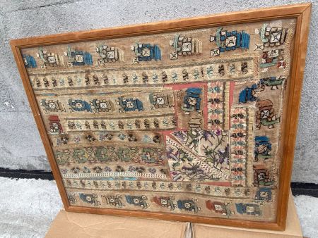 Sammlung antiker gerahmter Kleidungsfragmente Handtücher