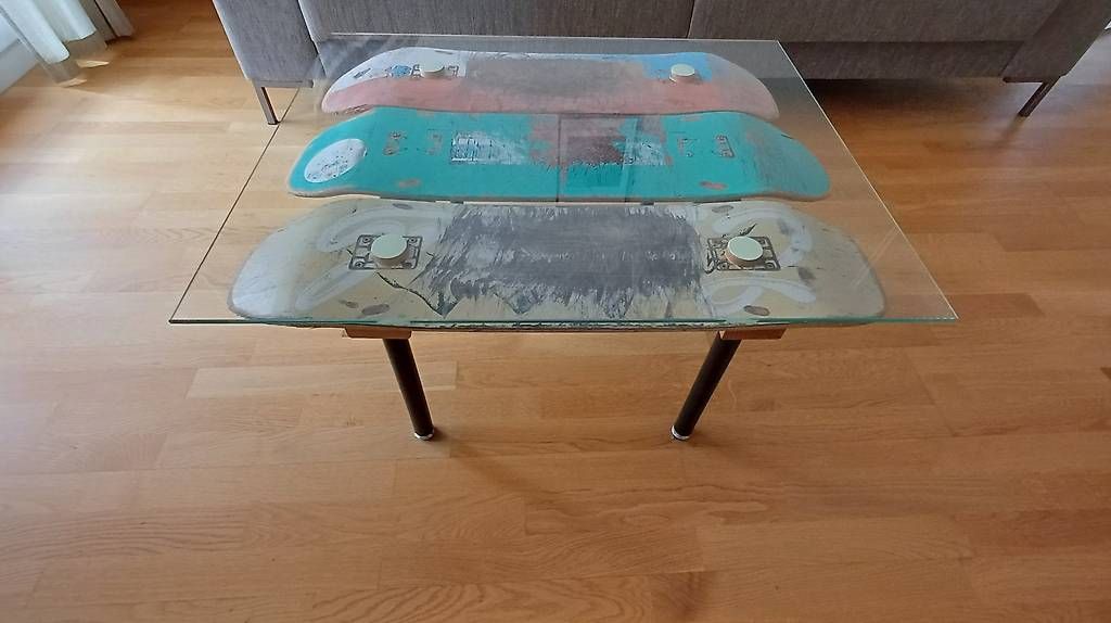 Tavoli: DYI Beistelltisch aus Skateboards – Usato da Zürich venduto da ste_wyg7