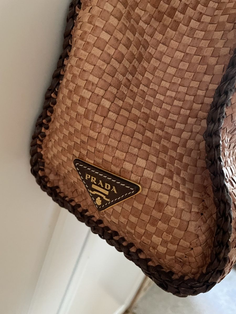 Prada Taschen: Wunderschöne Ledertasche von Prada – Neu (gemäss Beschreibung) aus Zürich von Caracol1998 2