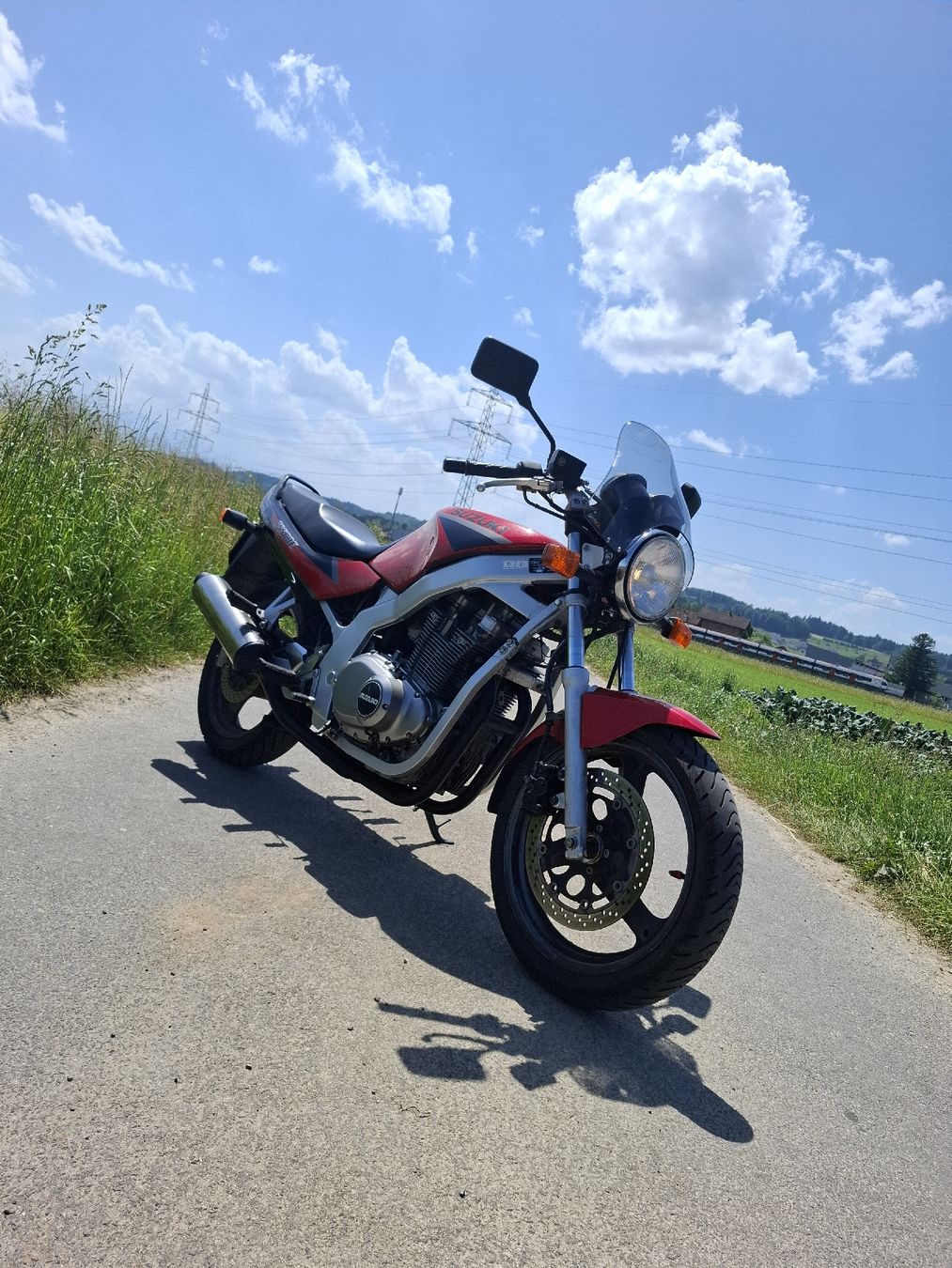 Suzuki Strada: Suzuki GS 500 E top Zustand – Usato da Rotkreuz venduto da Babo21