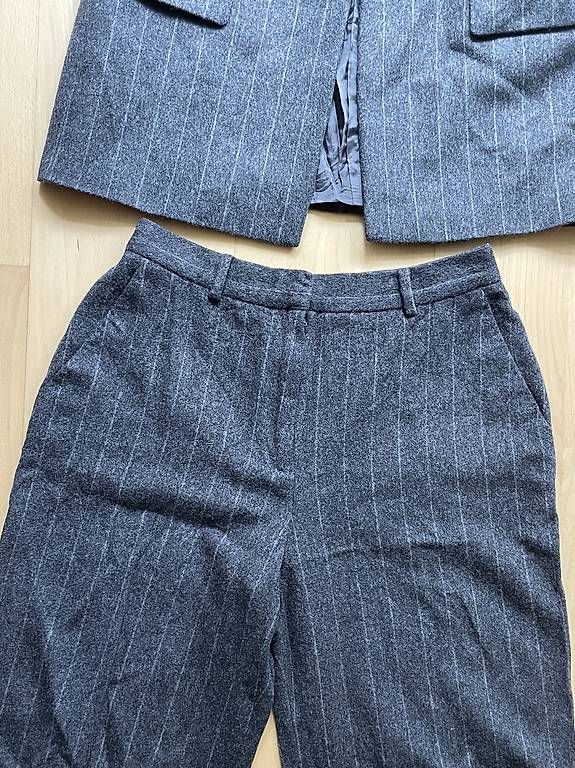 Completi & Tailleur: Max Mara Deux Piece Grau Grösse 38 – Usato da Bern venduto da Zentro 3