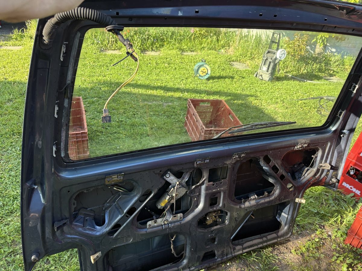 VW Tutti pezzi di ricambio auto: Heckklappe VW T4 – Usato da Laupen ZH venduto da aha_8lmb 1