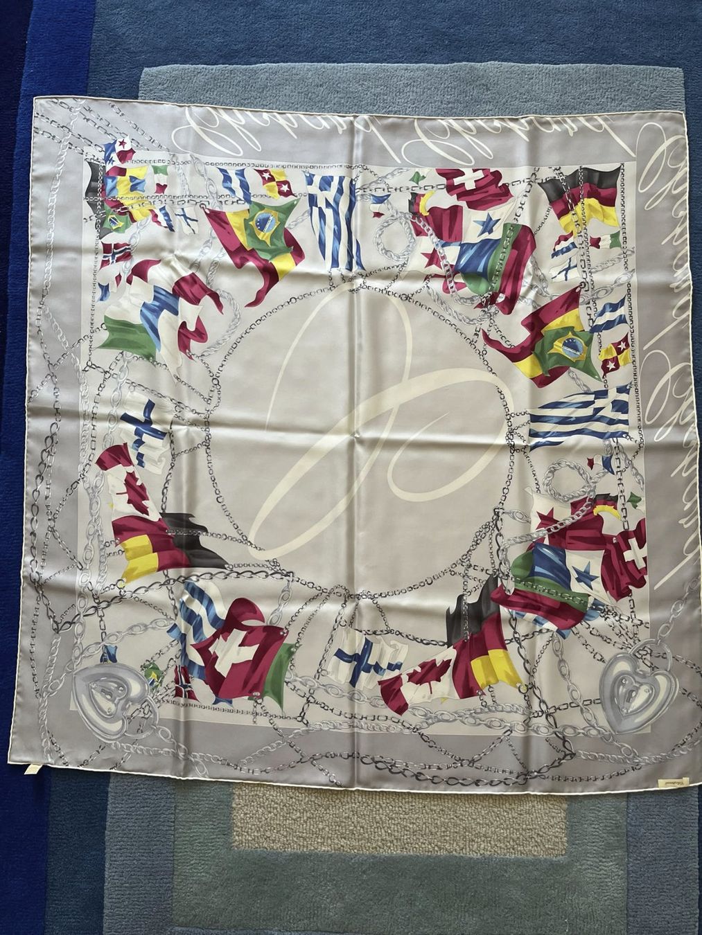 Chopard Foulard & Sciarpe: Foulard Chopard – Nuovo e nell'imballaggio originale da Sugiez venduto da pac_5swd 1