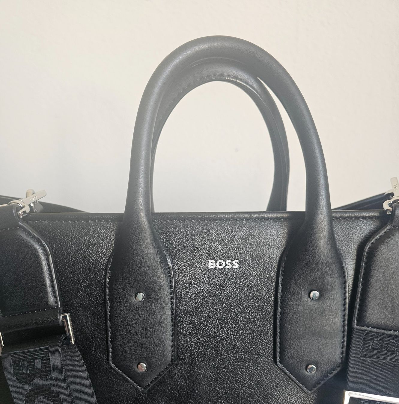 Sacs: *BOSS *Grosses Handtasche oder Umhängetasche – D'occasion à Bronschhofen par Xena37 1