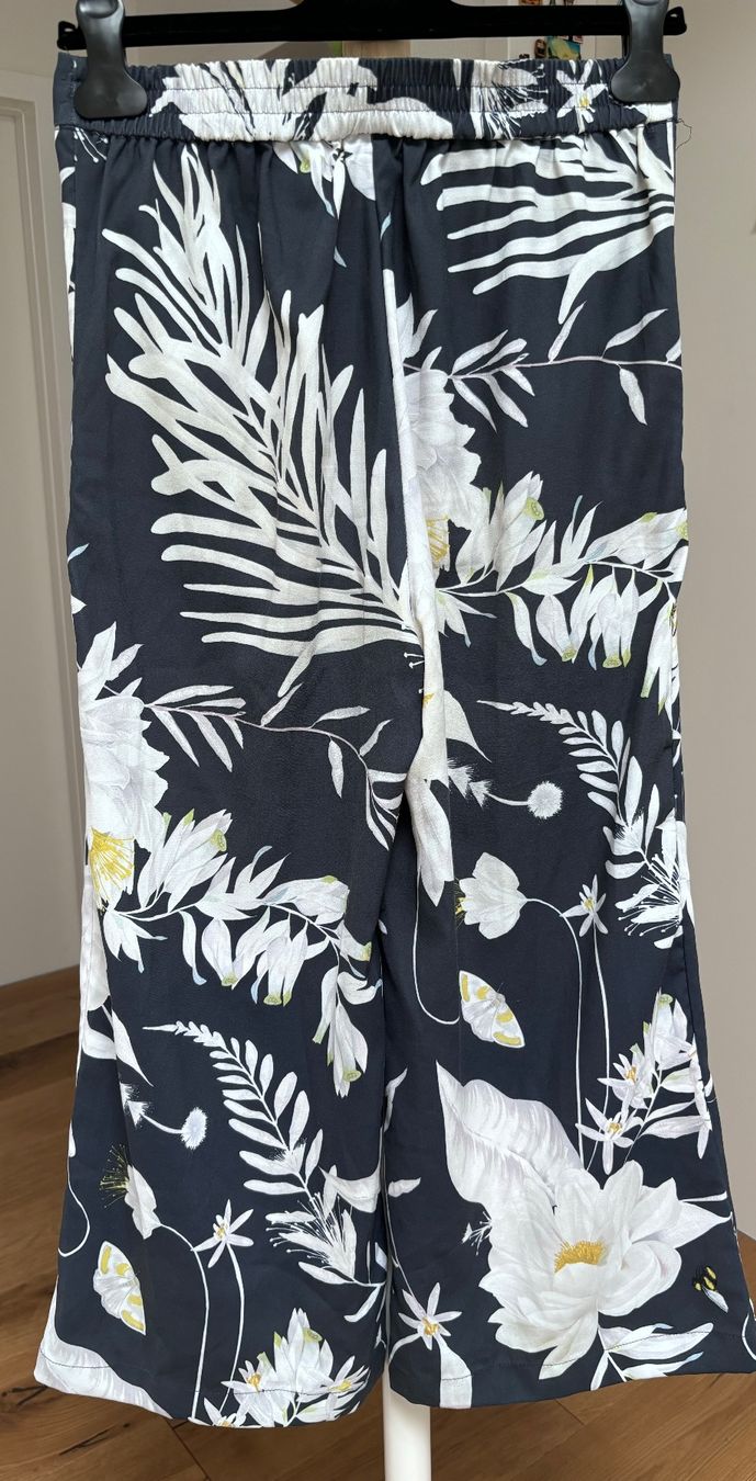 H&M Pantaloni: Hose gemustert Gr. S – Usato da Volketswil venduto da Irkasha 4