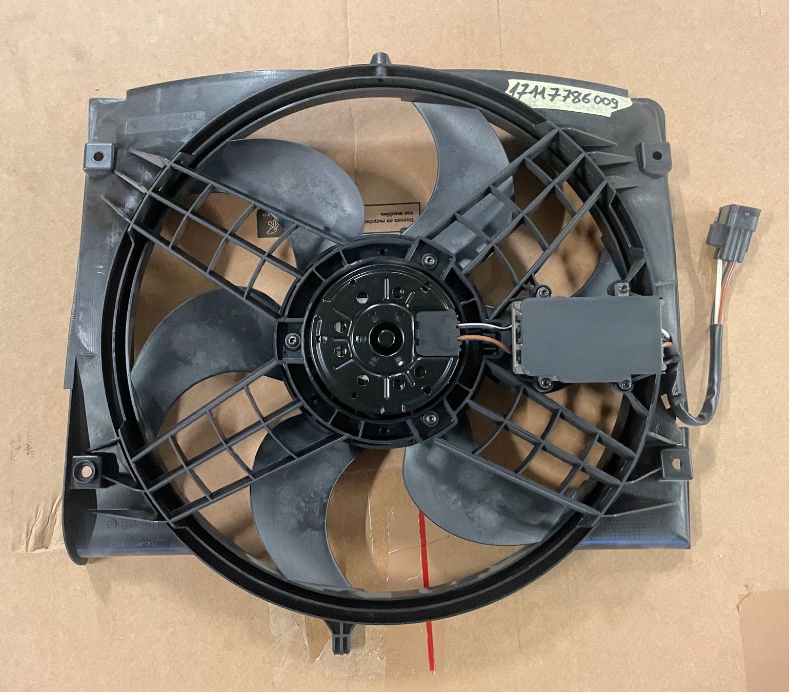 BMW Tutti pezzi di ricambio auto: BMW série 3 E46 Ventilateur – Nuovo (secondo la descrizione) da Satigny venduto da rfo59