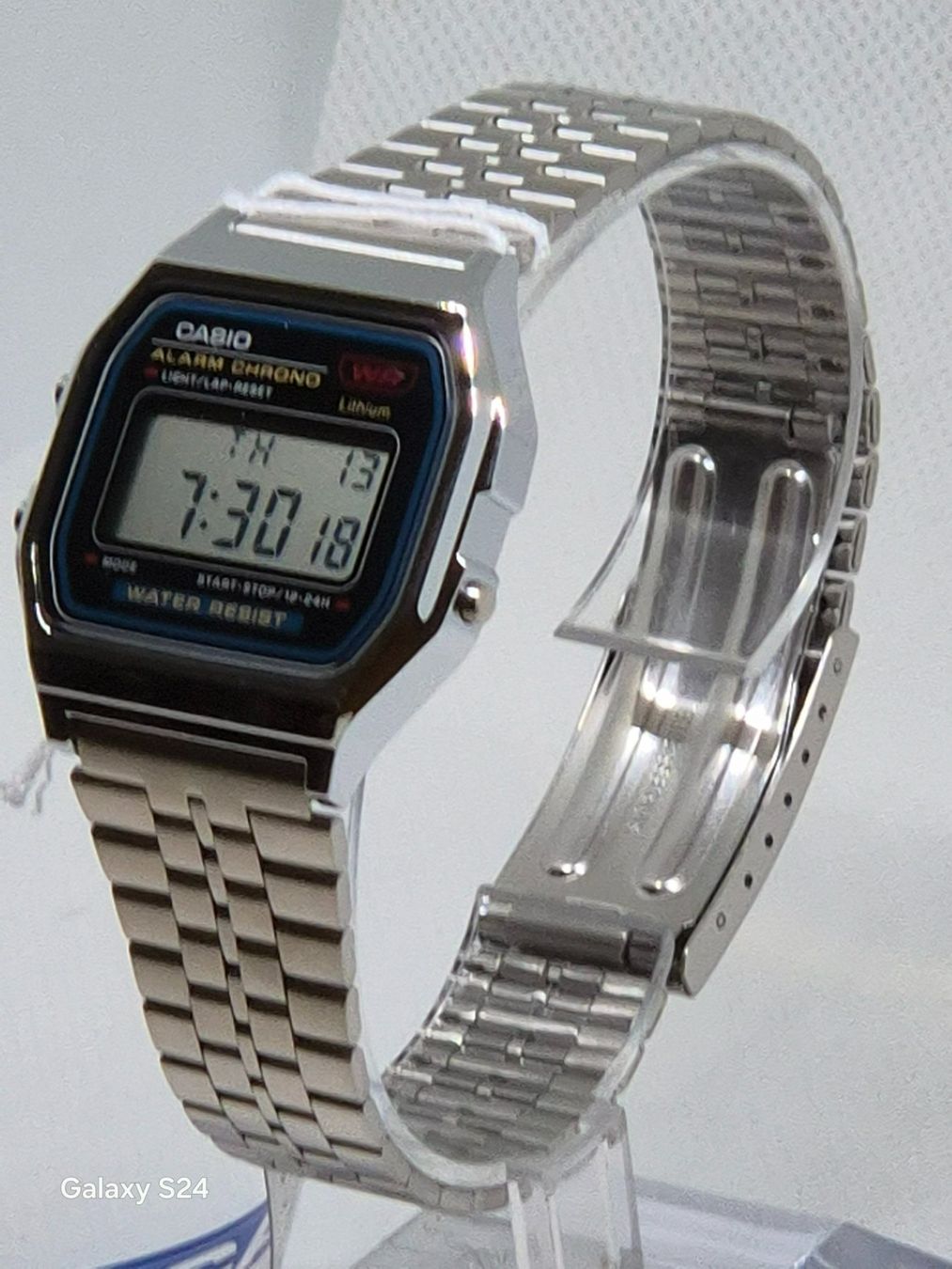 Casio Montres: Casio A168W Uhr, neu mit Originalverpackung – Neuf avec emballage d'origine à Losone par bal_gfp6 3