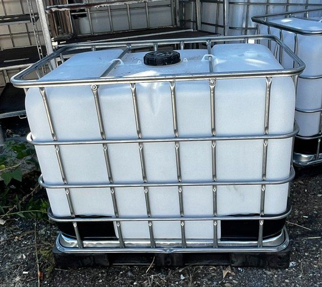 Abreuvoirs & Auges: Wassertanks zu 600 Liter – D'occasion à Breitenbach par aya_w5x7