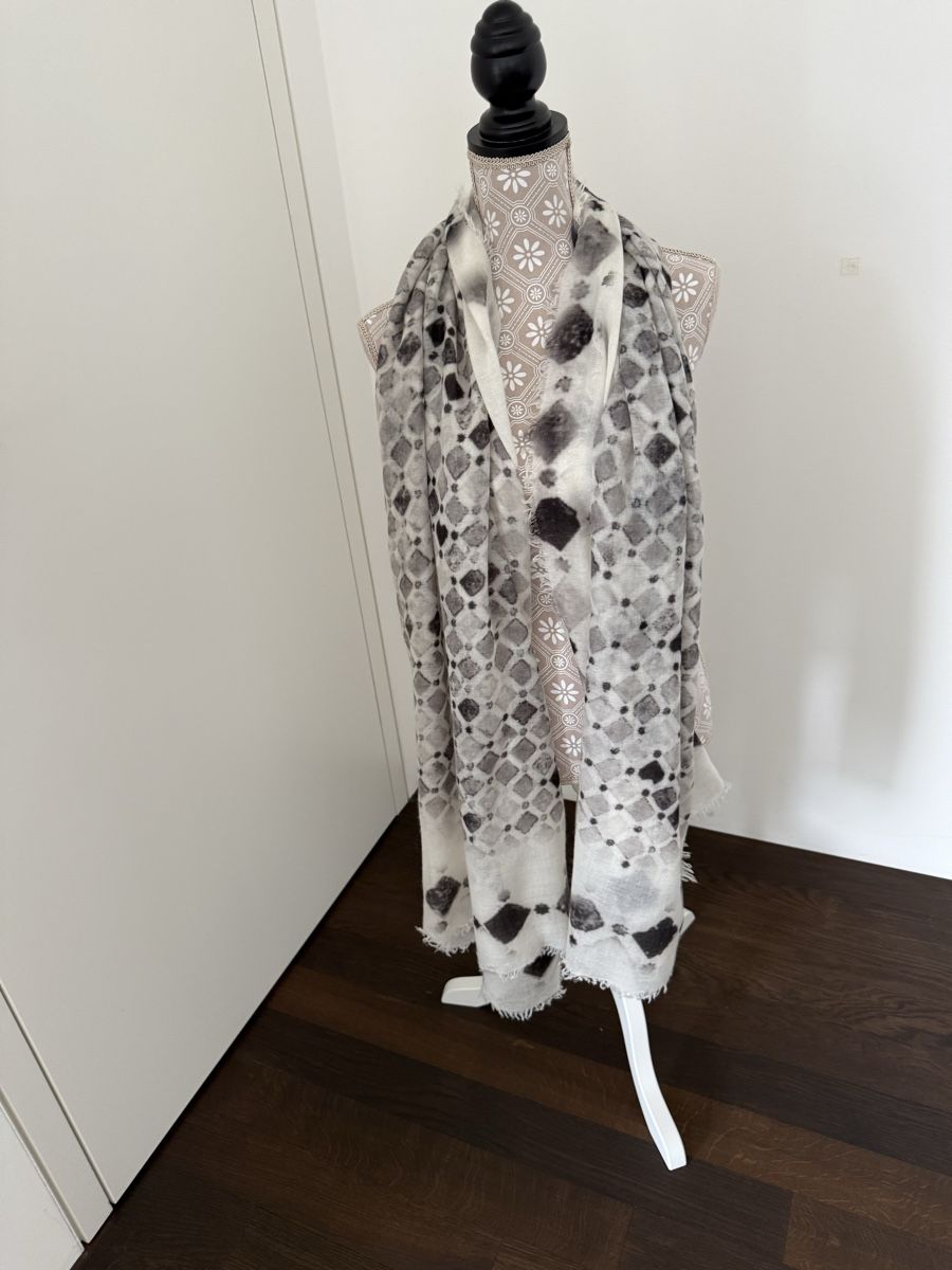 Foulard & Sciarpe: Amapure Anla Schal – Usato da Balzers venduto da Lissi57 7