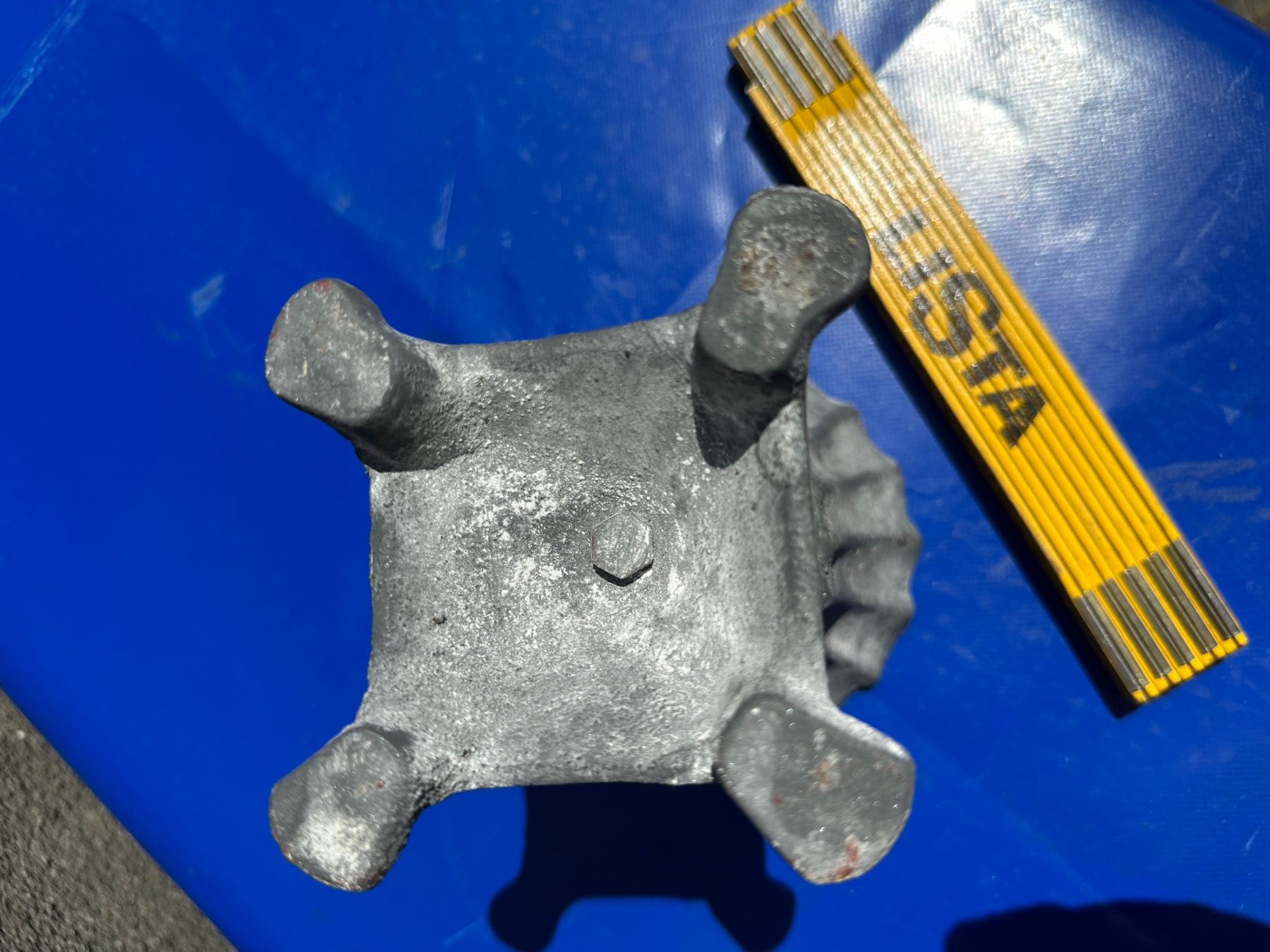 Vasi per fiori: Gusseisen Amfore Pflanzgefäss Amphore – Usato da Zürich venduto da atlantis77 4