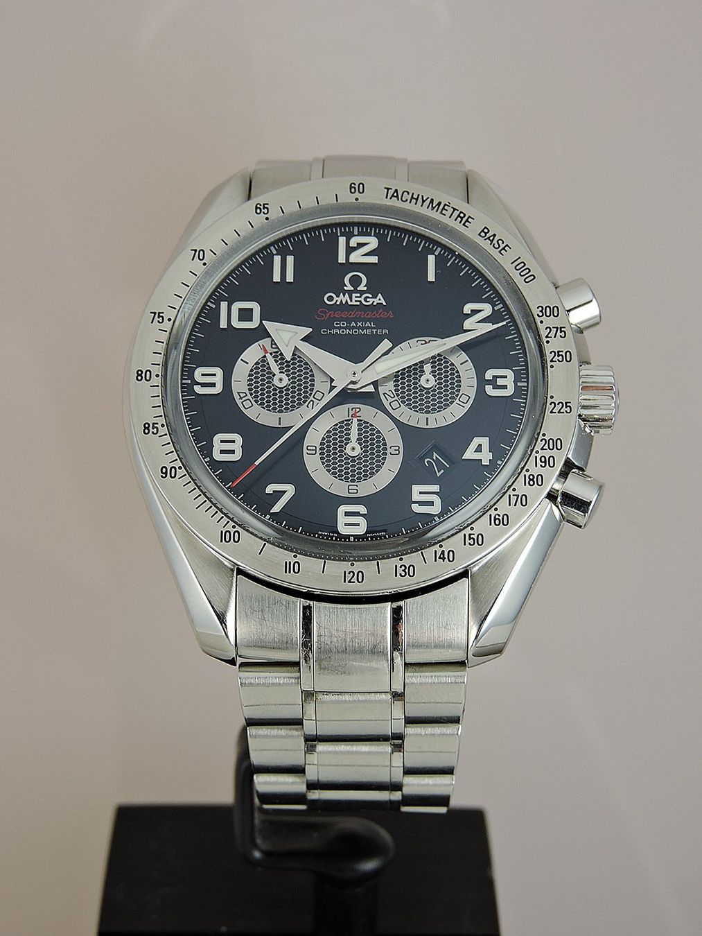Omega Orologi: 2014 Omega Speedmaster Broad Arrow 44.25mm - Serviced, B&P – Usato da Bern venduto da Vintage-Oyster
