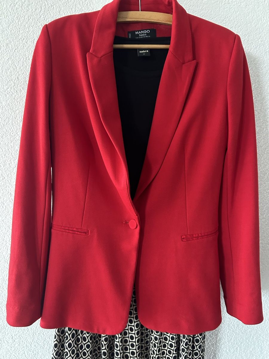 Mango Anzüge & Kostüme: Roter Mango Blazer, Gr. S neuwertig + Kleid, Gr. M – Gebraucht aus St. Gallen von jojan 2