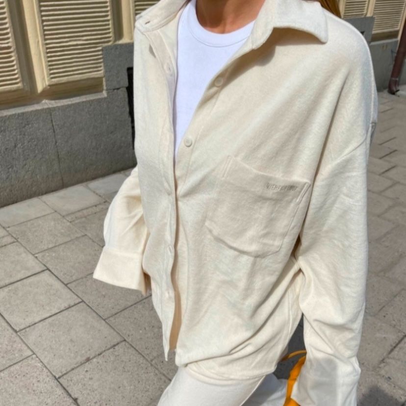 Camicette: Djerf Avenue Terry On the Go Button Down Shirt Hemd – Usato da Münchenstein venduto da B771
