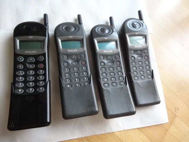 Philips Telefoni cellulari / Smartphones: 4 STK ANTIK PHILIPS HANDY-OHNE CHARGER.NICHT TESTED.NO WORK – Usato da zürich venduto da ahmad01 1