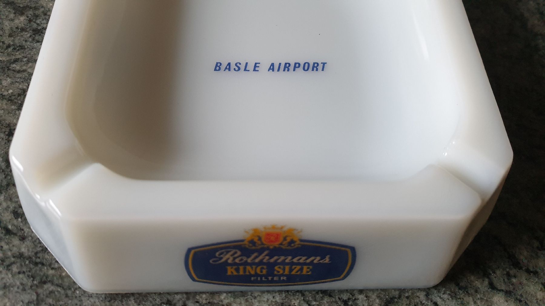 Portacenere: ASCHENBECHER ROTHMANS - BASLE AIRPORT – Nuovo (secondo la descrizione) da Wengi b. Büren venduto da Ot1000 3
