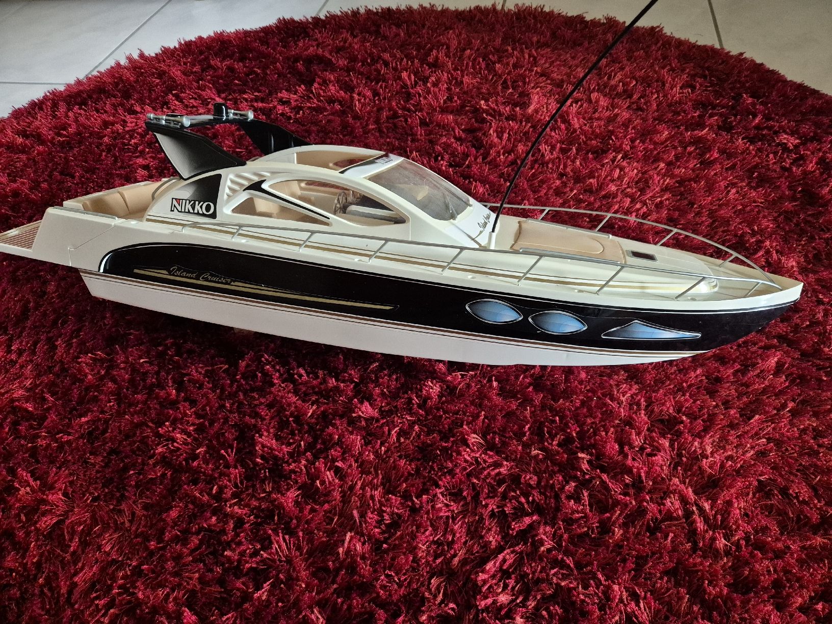 Modellismo RC: RC Boot Yacht – Difettoso da Trimbach venduto da Ramsi1270