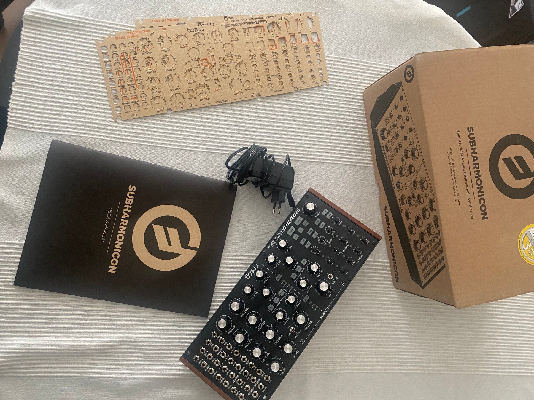 Moog Musikinstrumente: Moog Subharmonicon – Gebraucht aus fribourg von lesteffou