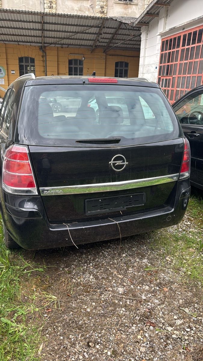 Opel Automobili: Opel Zafira – Usato da Liesberg venduto da joal03 2