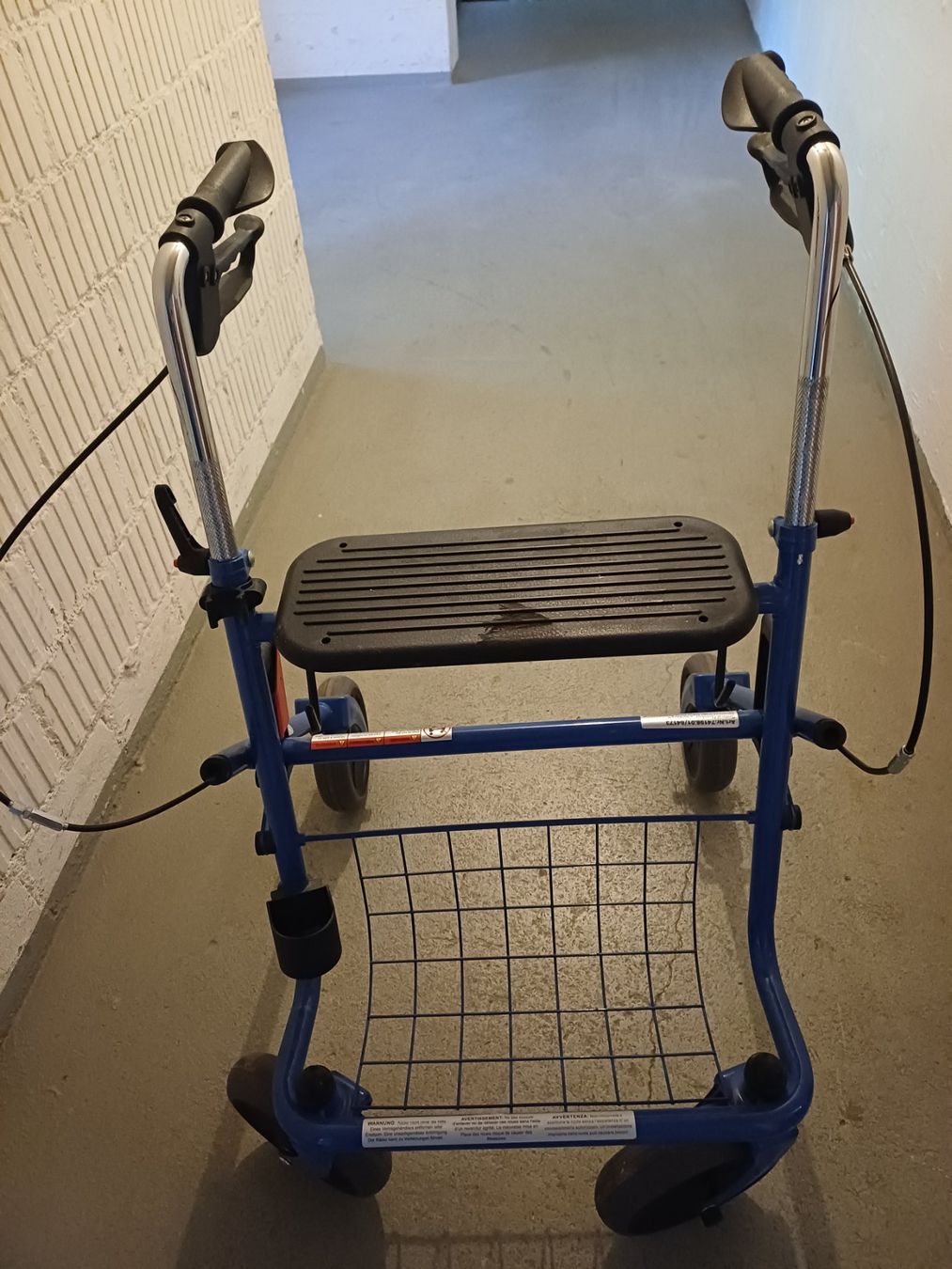 Aides à la marche: Rollator – D'occasion à Lichtensteig par Mavojkj 1