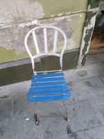 antiker Klappstuhl für den Garten oder Balkon