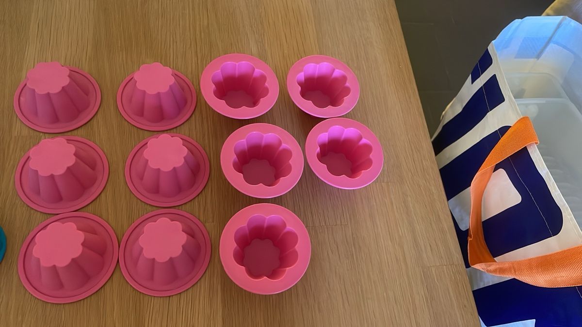 Teglie da forno: Backform Set Silikon Gugelhupf Muffins – Usato da Aarau Rohr venduto da keedom 1