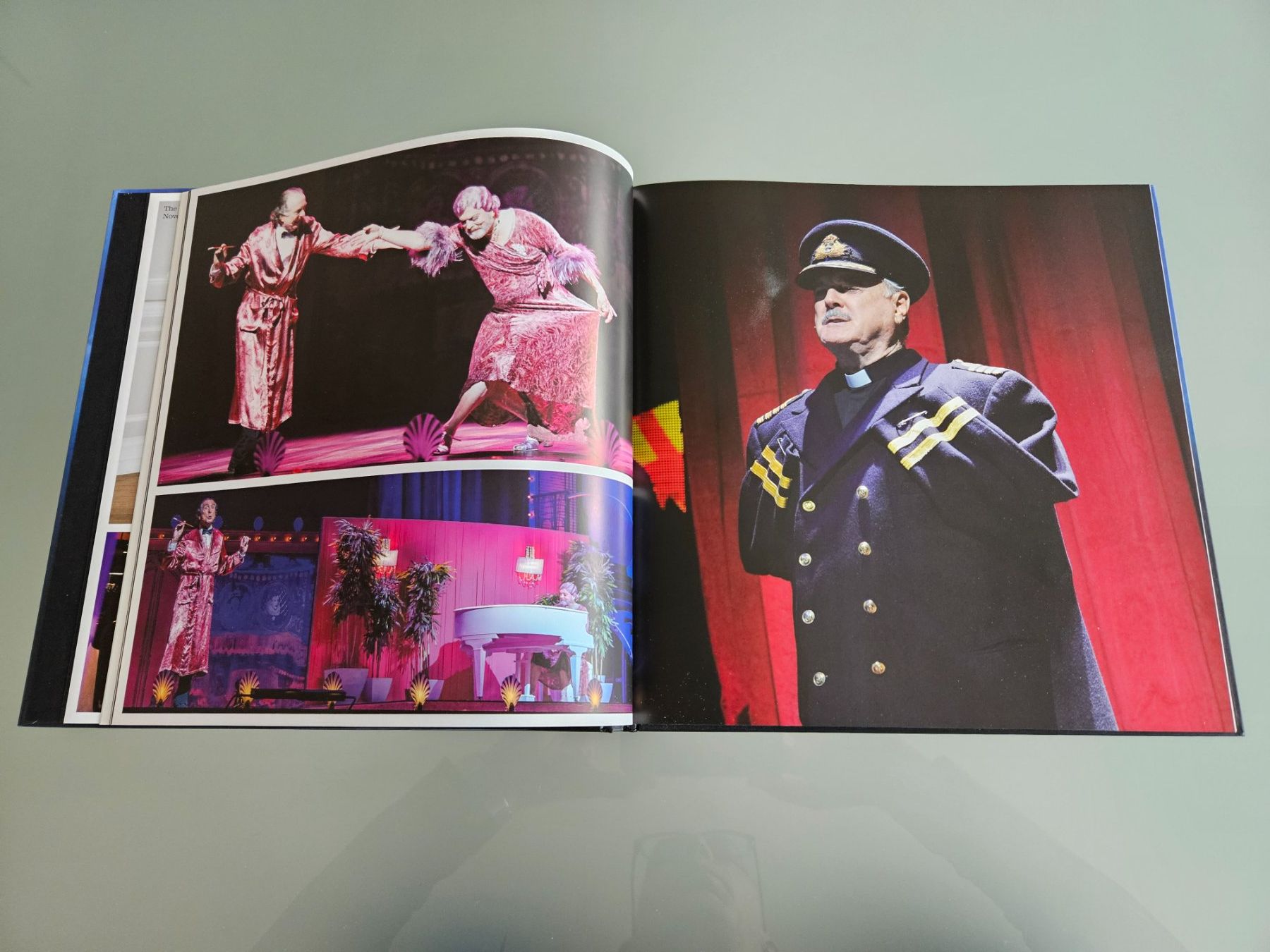 Alle DVDs: Monty Python Live (Mostly) 2x CD + DVD + Blu-Ray + Buch – Gebraucht aus Herzogenbuchsee von zloplio72 4