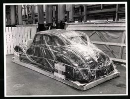 Fotografie Morris Minor, im Werk Versand