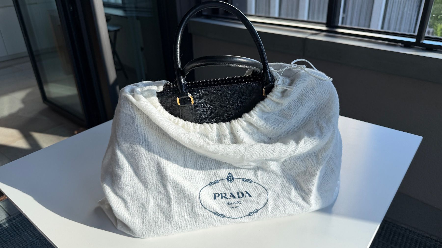 Prada Taschen für Damen: PRADA Handtasche Nero – Top Zustand – Gebraucht aus Zürich von MindWork66 1